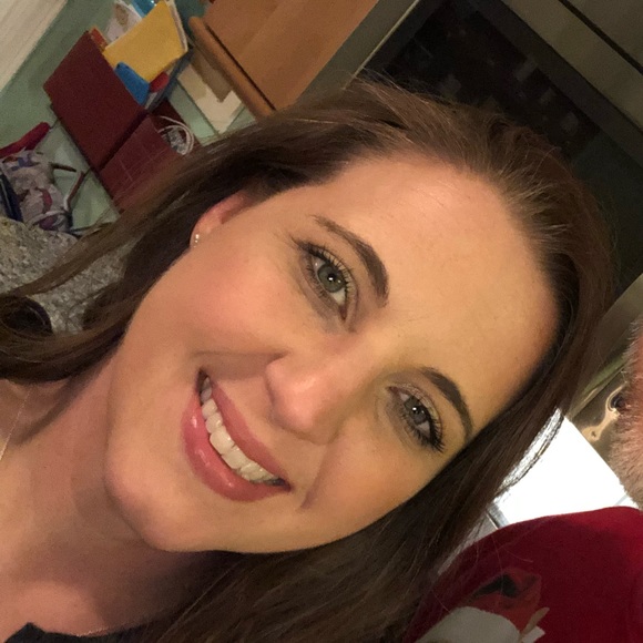 Meet your Posher, Ashley - Picture 1 of 1